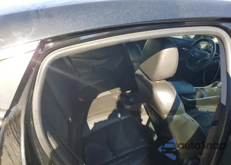 2017 Chevrolet Volt Premier z USA, uszkodzony, nr VIN 1G1RD6S55HU103256